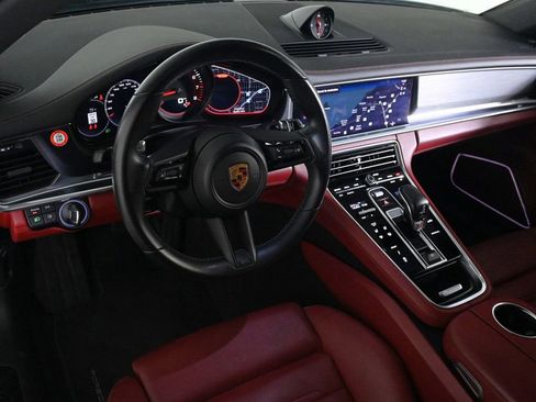 Certified 2022 Porsche Panamera Platinum Edition image 4