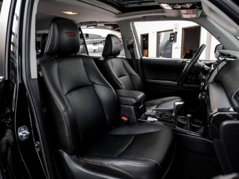 Used 2022 Toyota 4Runner TRD Off-Road Premium w/ Moonroof Package AWD/4WD image 37