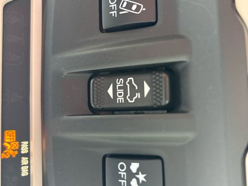 Used 2023 Subaru Forester Premium image 22