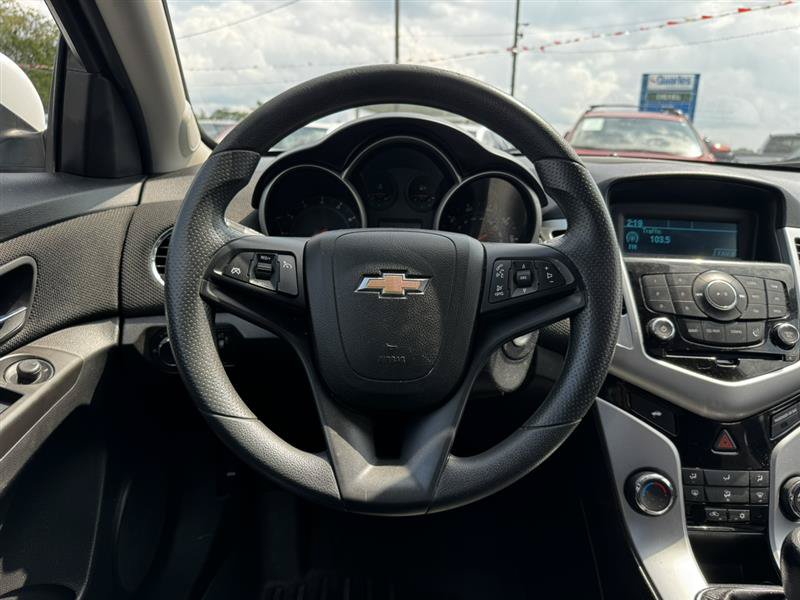 Used 2015 Chevrolet Cruze LT FWD image 13