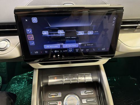 New 2026 Lincoln Nautilus Premier AWD/4WD image 20