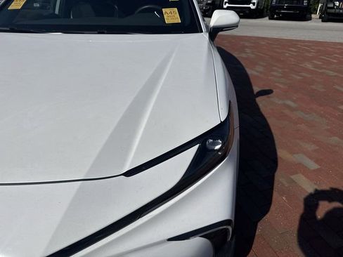 Used 2025 Toyota Camry SE w/ Convenience Package FWD image 23