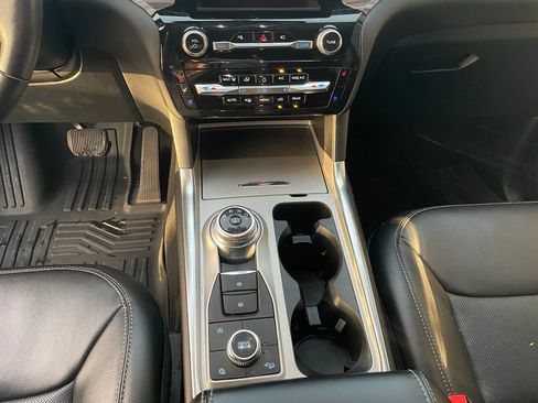 Used 2023 Ford Explorer Limited AWD/4WD image 24