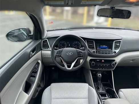 Used 2017 Hyundai Tucson SE image 12