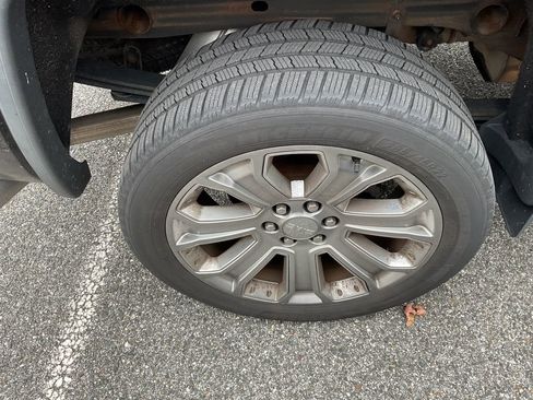 Used 2018 GMC Sierra 1500 Denali w/ Denali Ultimate Package image 10