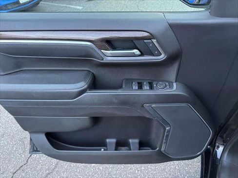 Used 2022 Chevrolet Silverado 1500 LT w/ Convenience Package II image 15