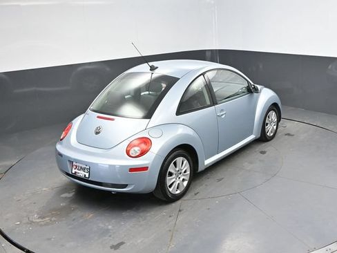 Used 2009 Volkswagen Beetle Coupe FWD image 24