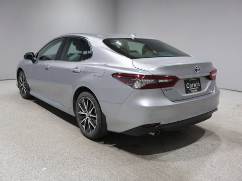 Used 2022 Toyota Camry XLE w/ Cold Weather Package FWD image 5