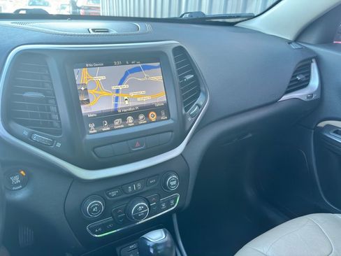 Used 2015 Jeep Cherokee Limited image 26