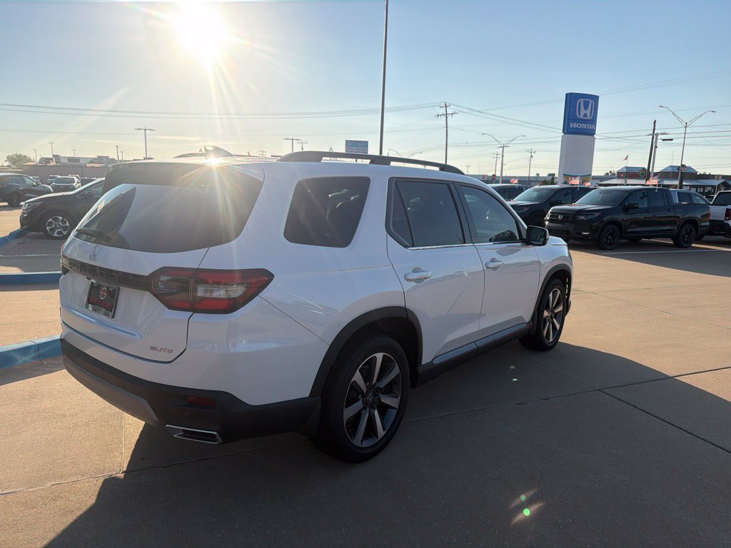 Used 2023 Honda Pilot Elite image 10