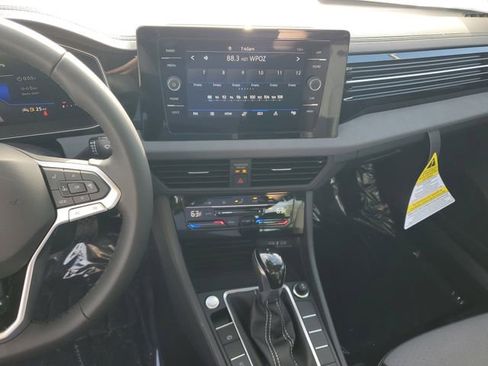 New 2026 Volkswagen Jetta SE FWD image 22