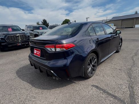 Used 2025 Toyota Corolla SE w/ SE Premium Package FWD image 4