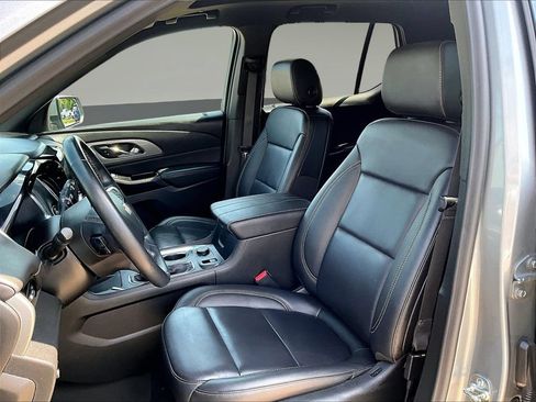 Used 2023 Chevrolet Traverse LT w/ LT Premium Package AWD/4WD image 25
