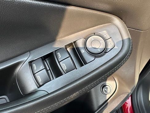 Used 2023 Buick Encore GX Essence w/ Experience Buick Package AWD/4WD image 9