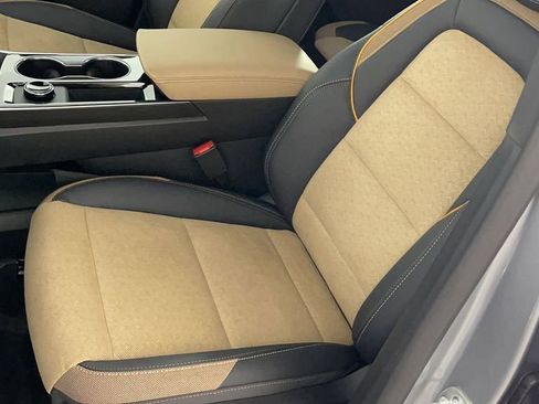 New 2025 Chevrolet Equinox ACTIV image 12