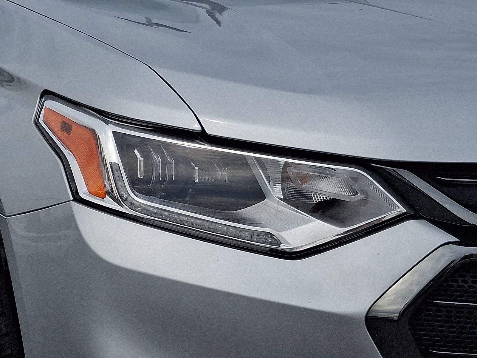 Used 2020 Chevrolet Traverse Premier w/ Redline Edition AWD/4WD image 9