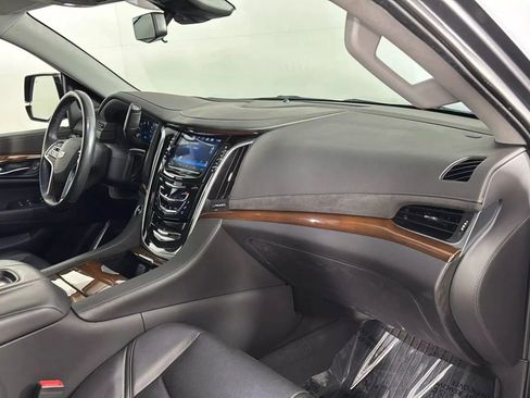 Used 2020 Cadillac Escalade Premium Luxury w/ LPO, Radiant Package AWD/4WD image 13