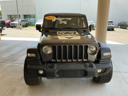 Used 2019 Jeep Wrangler Sport AWD/4WD image 2