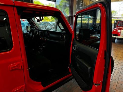 Used 2023 Jeep Wrangler Unlimited Sport AWD/4WD image 25