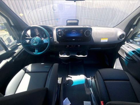 New 2025 Mercedes-Benz Sprinter 2500 image 16