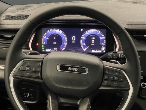 New 2026 Jeep Grand Cherokee Limited AWD/4WD image 17
