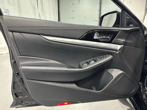 Used 2017 Nissan Maxima SR w/ Midnight Edition image 8