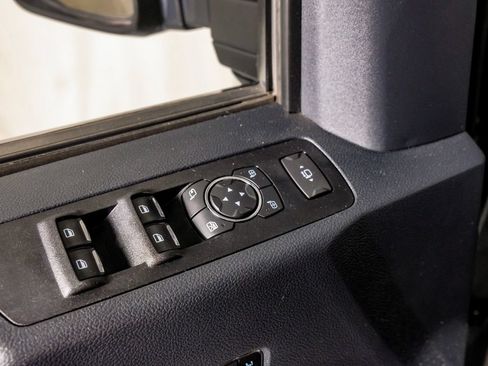 Used 2022 Ford F450 Platinum w/ FX4 Off-Road Package AWD/4WD image 36