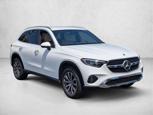 Used 2023 Mercedes-Benz GLC 300 image 3