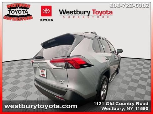 Used 2025 Toyota RAV4 XLE AWD/4WD image 6