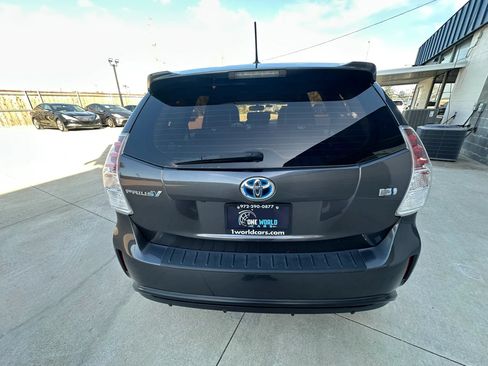 Used 2015 Toyota Prius V Four FWD image 4