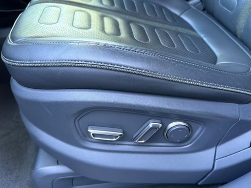 Used 2022 Rivian R1S Launch Edition image 14