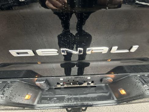 Certified 2024 GMC Sierra 2500 Denali w/ Denali Reserve Package image 39