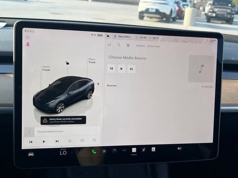 Used 2024 Tesla Model Y Long Range AWD/4WD image 16