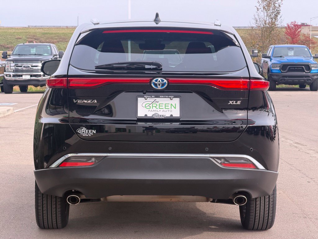 Used 2024 Toyota Venza XLE AWD/4WD image 9