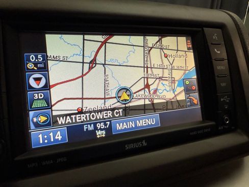 Used 2012 Volkswagen Routan SE image 15