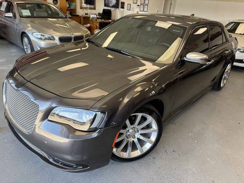 Used 2018 Chrysler 300 S w/ 300S Premium Group RWD image 7