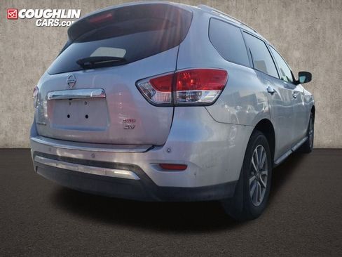 Used 2014 Nissan Pathfinder SV w/ Cargo Package image 5