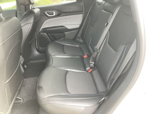 Used 2024 Jeep Compass Latitude w/ Mopar Graphics Package AWD/4WD image 14