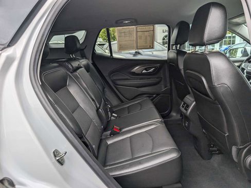Used 2023 GMC Terrain SLT image 15
