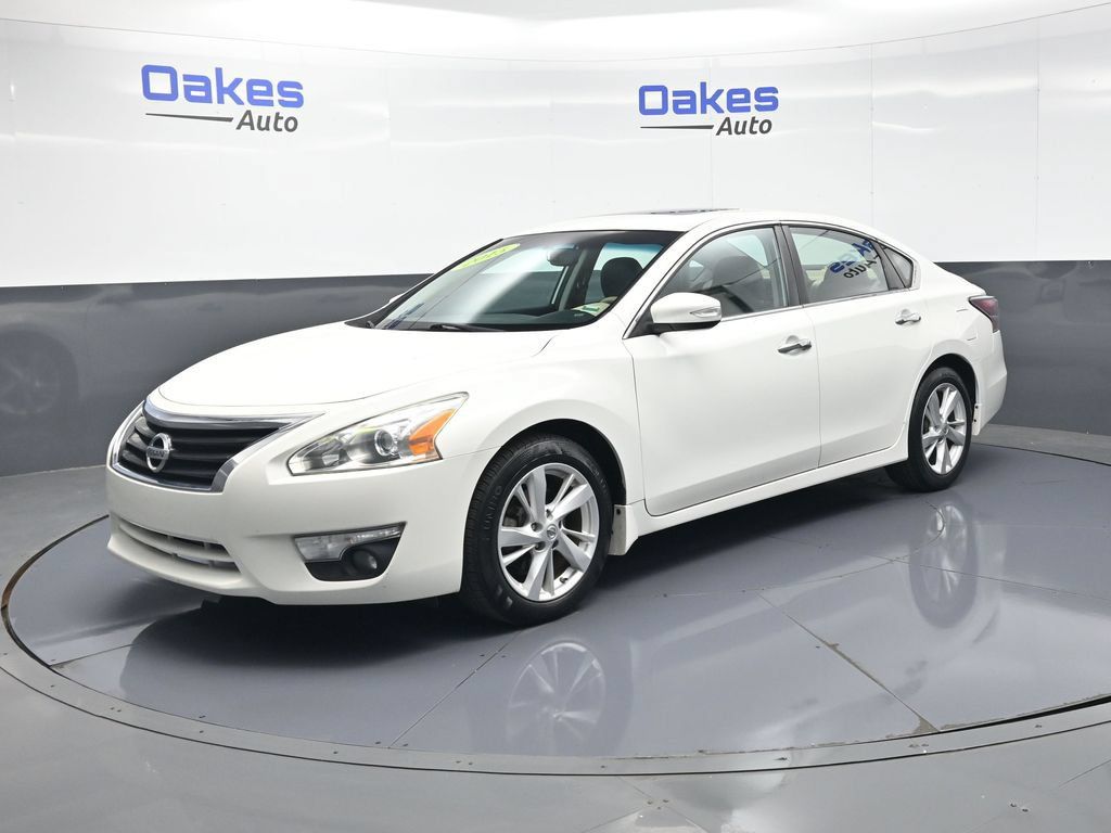 Used 2015 Nissan Altima 2.5 SV w/ Convenience Package FWD image 3