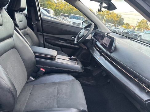 Used 2024 Nissan Ariya FWD image 13