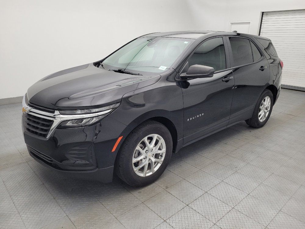 Used 2024 Chevrolet Equinox LS w/ LS Convenience Package FWD image 2