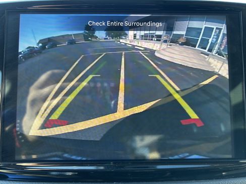 Used 2023 Chrysler Pacifica Touring-L FWD image 30