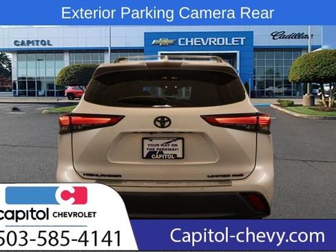 Used 2022 Toyota Highlander Limited AWD/4WD image 3