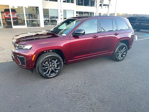 New 2026 Jeep Grand Cherokee Limited image 3