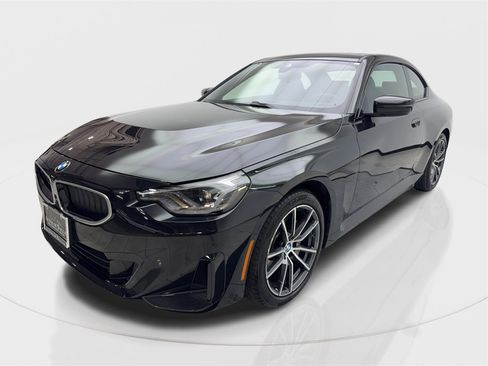 Used 2025 BMW 230i xDrive Coupe w/ Premium Package image 2