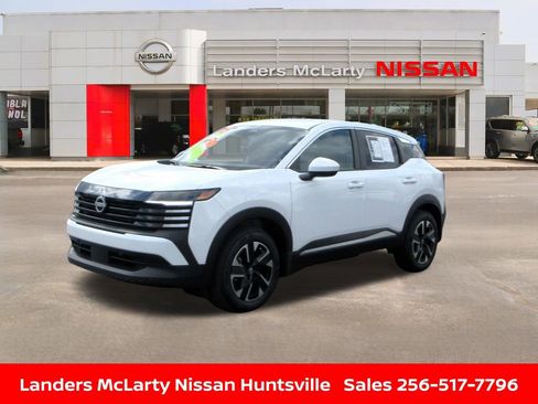 Used 2025 Nissan Kicks SV image 9