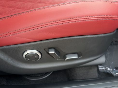 Used 2025 Genesis GV70 3.5T Sport w/ Sport Advanced Package image 21