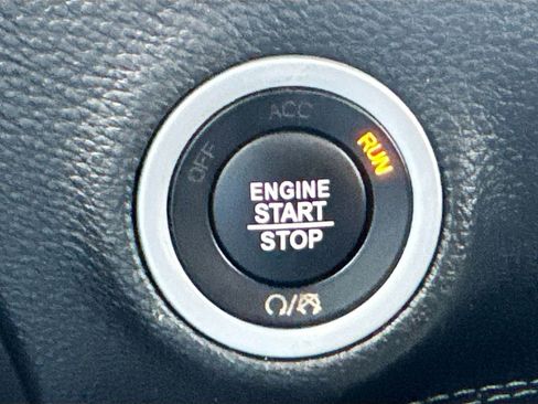 Used 2022 Dodge Challenger R/T image 19