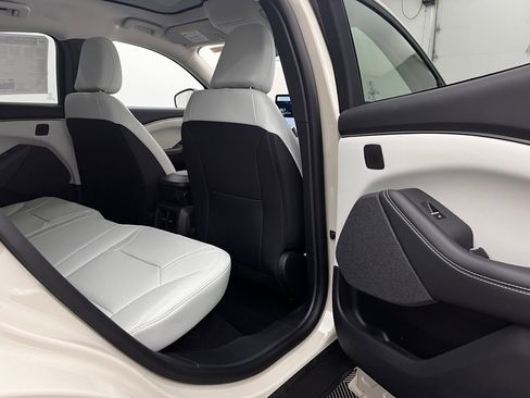 New 2026 Ford Mustang Mach-E Premium image 32